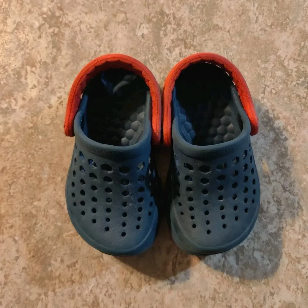 Joybees Kids Clogs Blue w/ Red Strap‎ Active Shoes Little Boys or Girls Size 4-5
